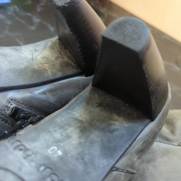 FIDJI Womens Gray Soft Leather Ruched Zip Ankle Bootie Boot 40 US 9.5 Bootie - Picture 7 of 10